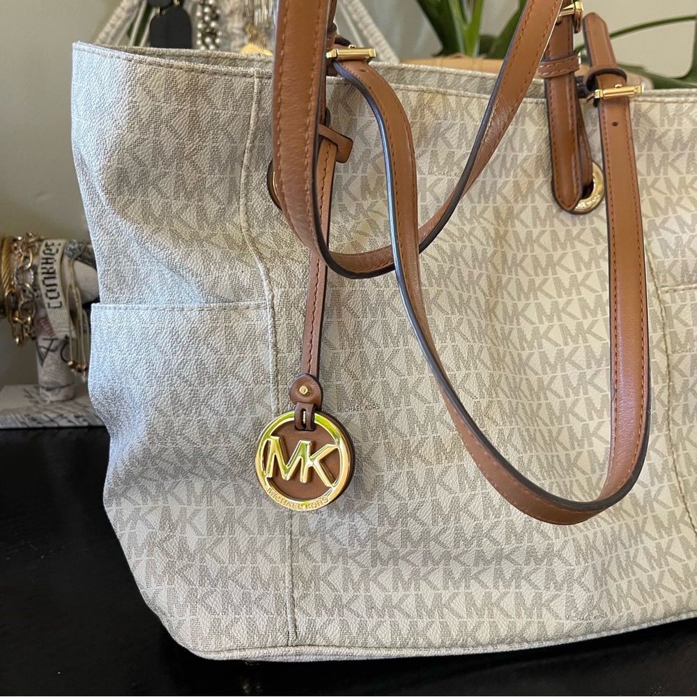 Michael Kors purse